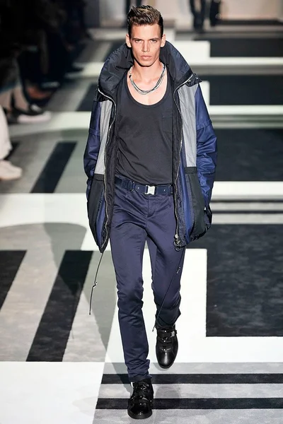 Look 26